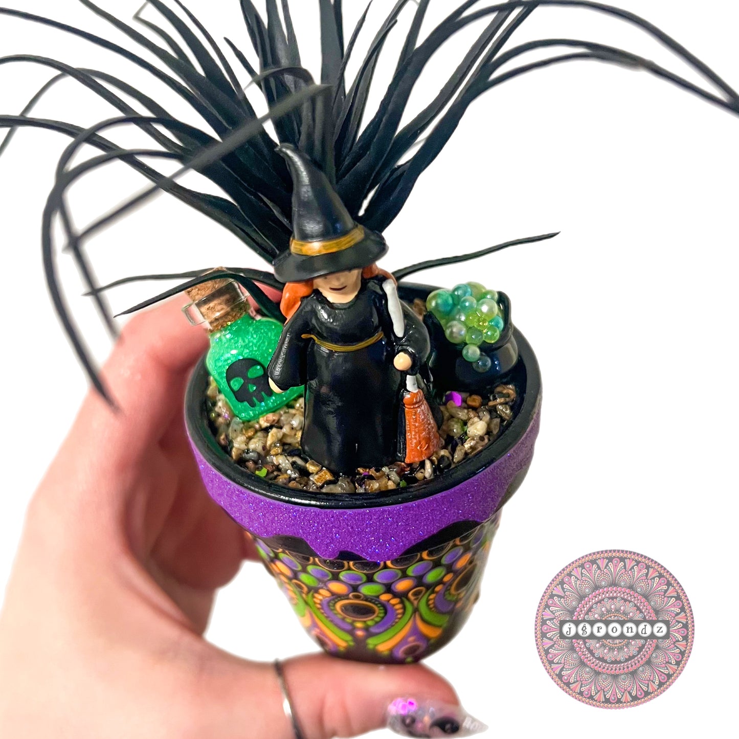 Spookulent Pot with Witch and Cauldron