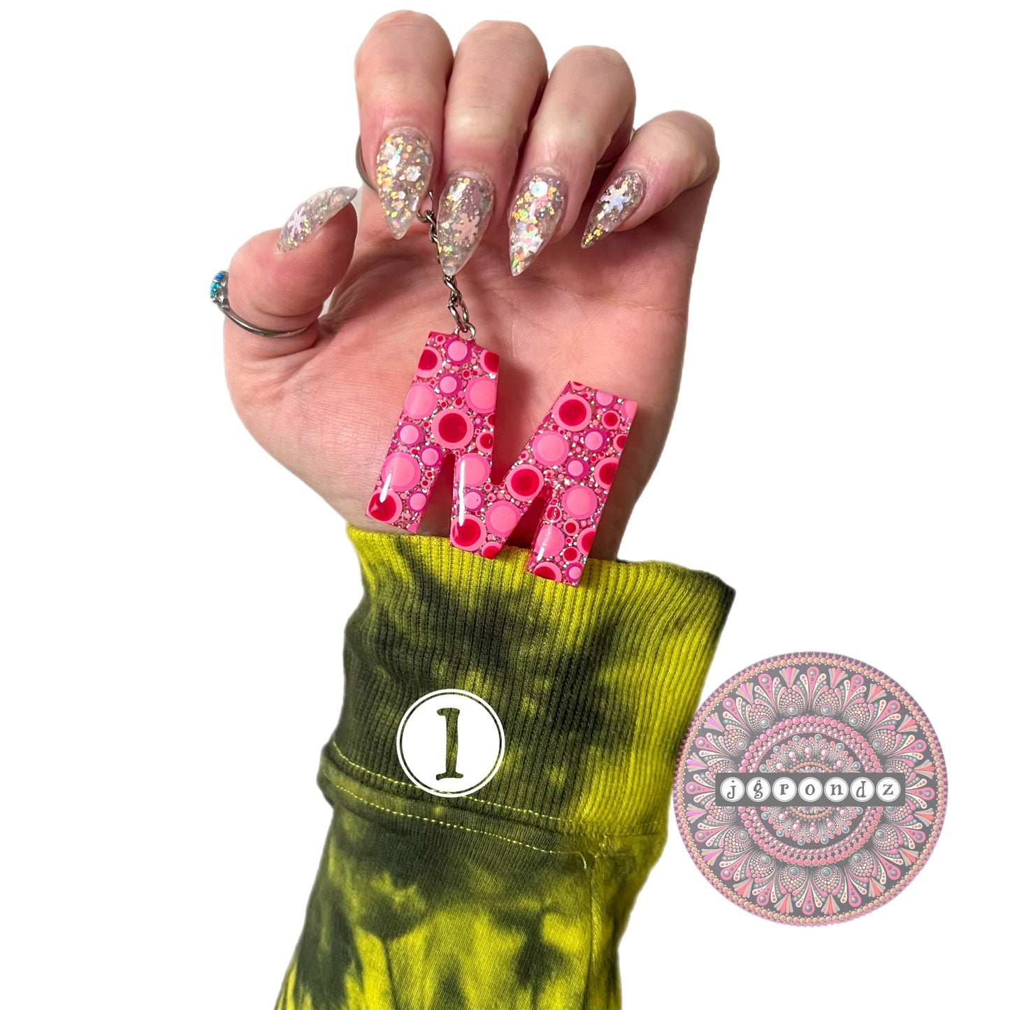 DOT ART KEYCHAIN "M"