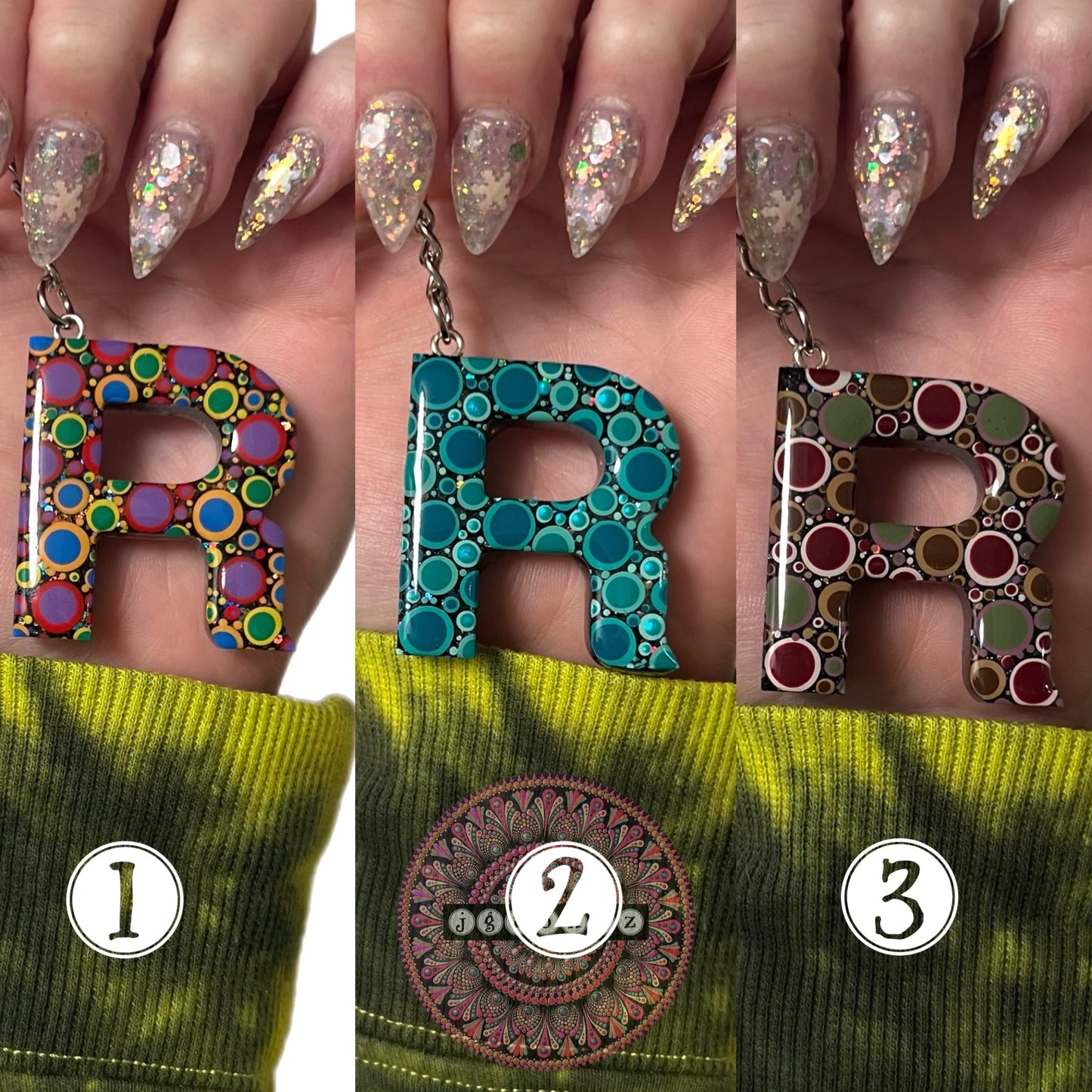 DOT ART KEYCHAIN "R"